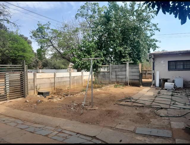 3 BEDROOM HOUSE FOR SALE IN OOS EINDE